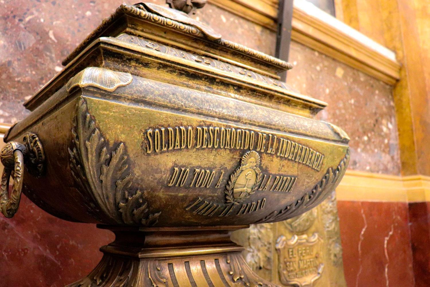 Como funciona a cremação: foto de uma urna para cinzas